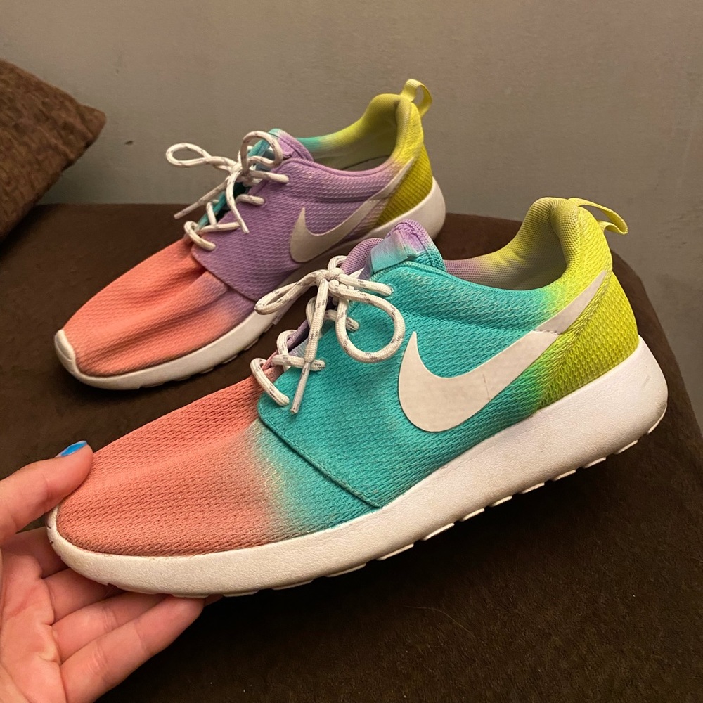 Pastel ombré Nike Roshe tennis shoes